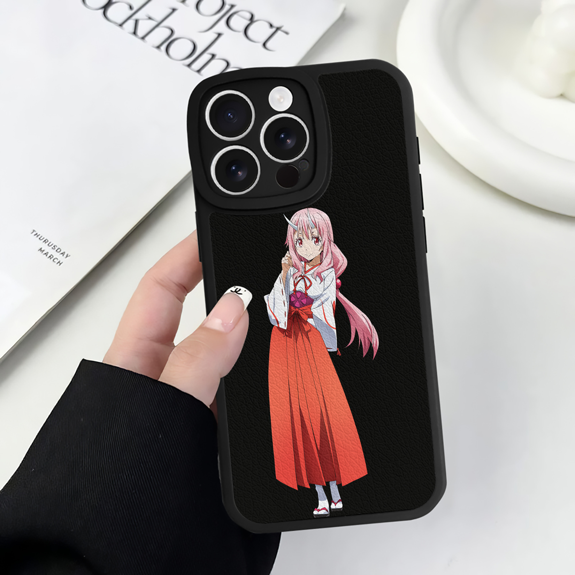 （画像用） 転スラ Regarding Reincarnated to Slime 【iPhone 16シリーズ対応】シリコンスマホケース（レザー調） 材質：シリコン